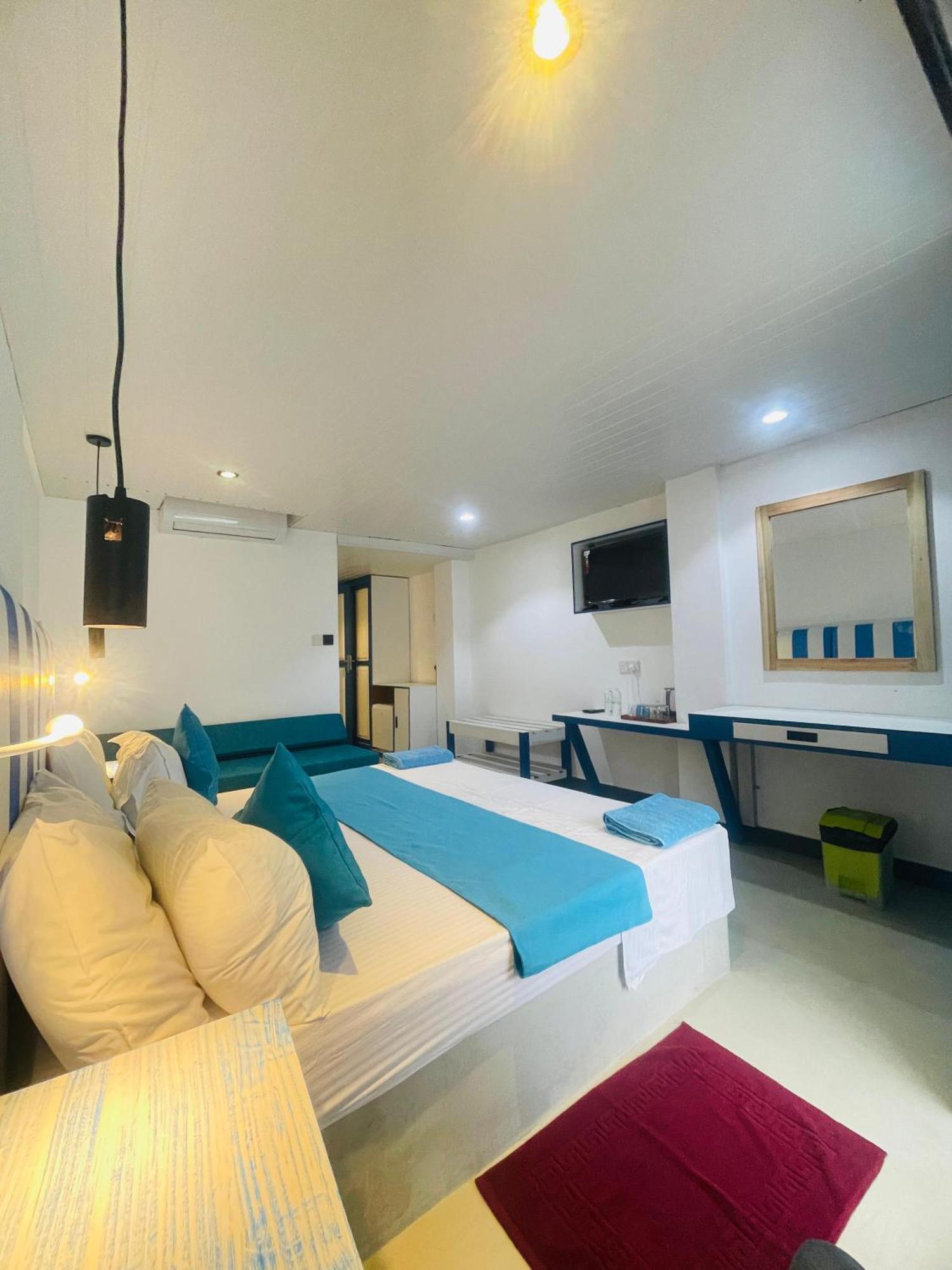 Suncoast Beach Hotel Mirissa Eksteriør billede