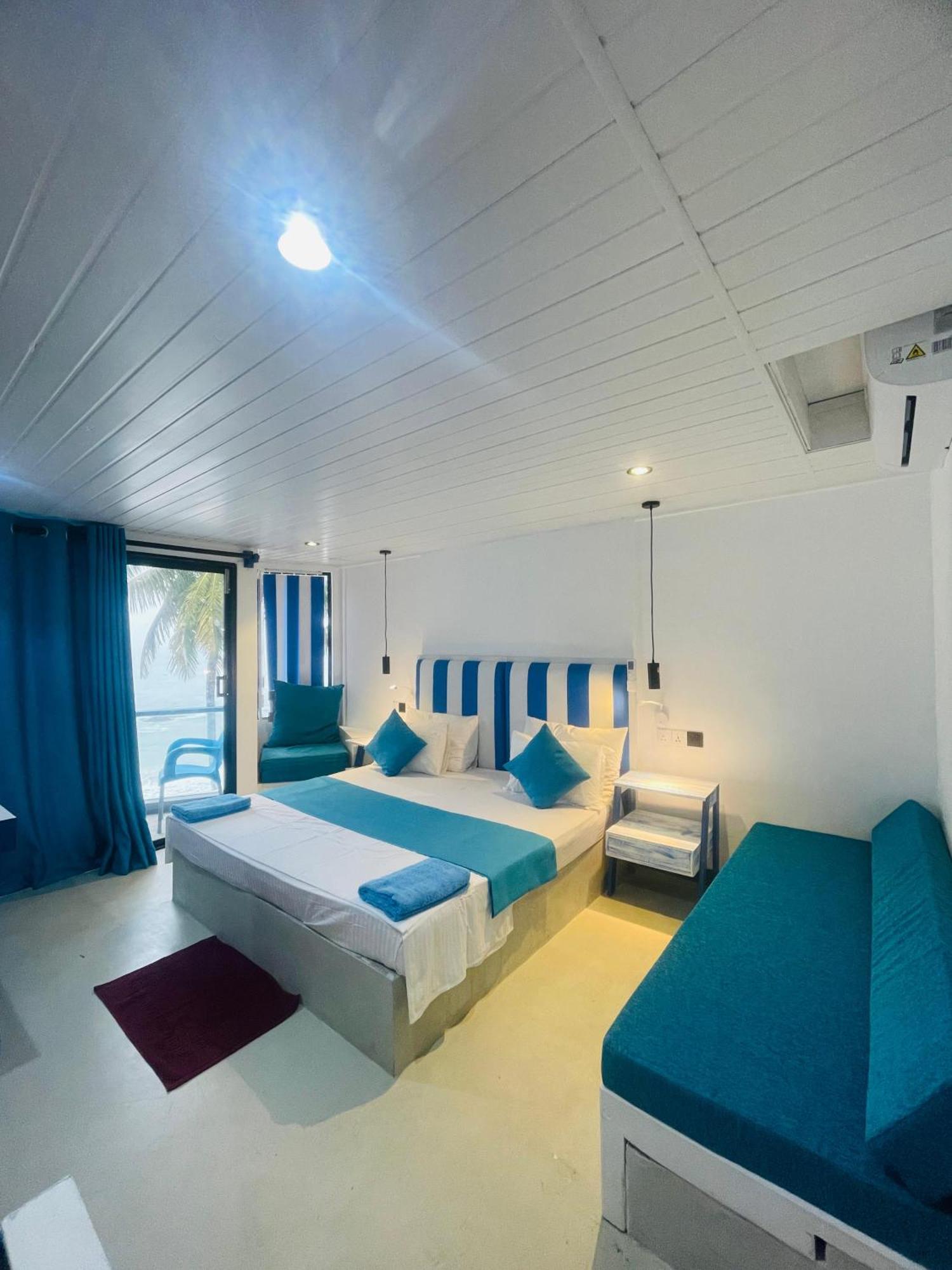 Suncoast Beach Hotel Mirissa Eksteriør billede