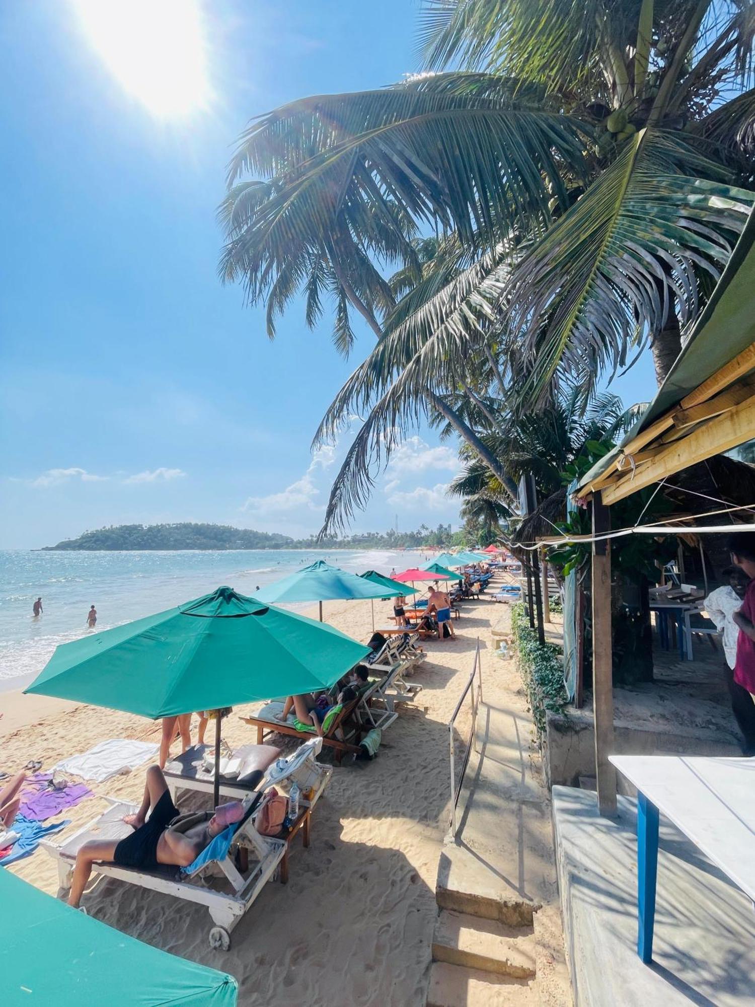 Suncoast Beach Hotel Mirissa Eksteriør billede