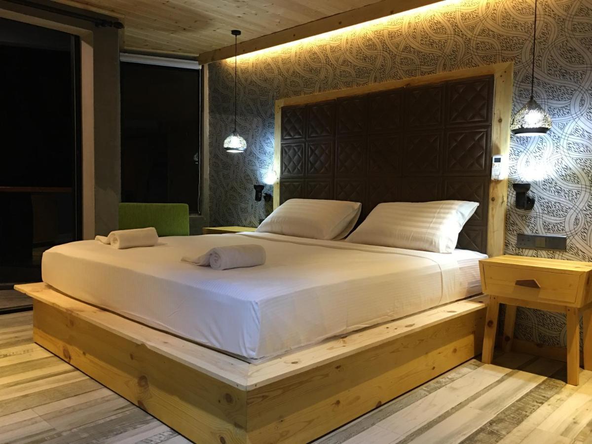 Suncoast Beach Hotel Mirissa Eksteriør billede